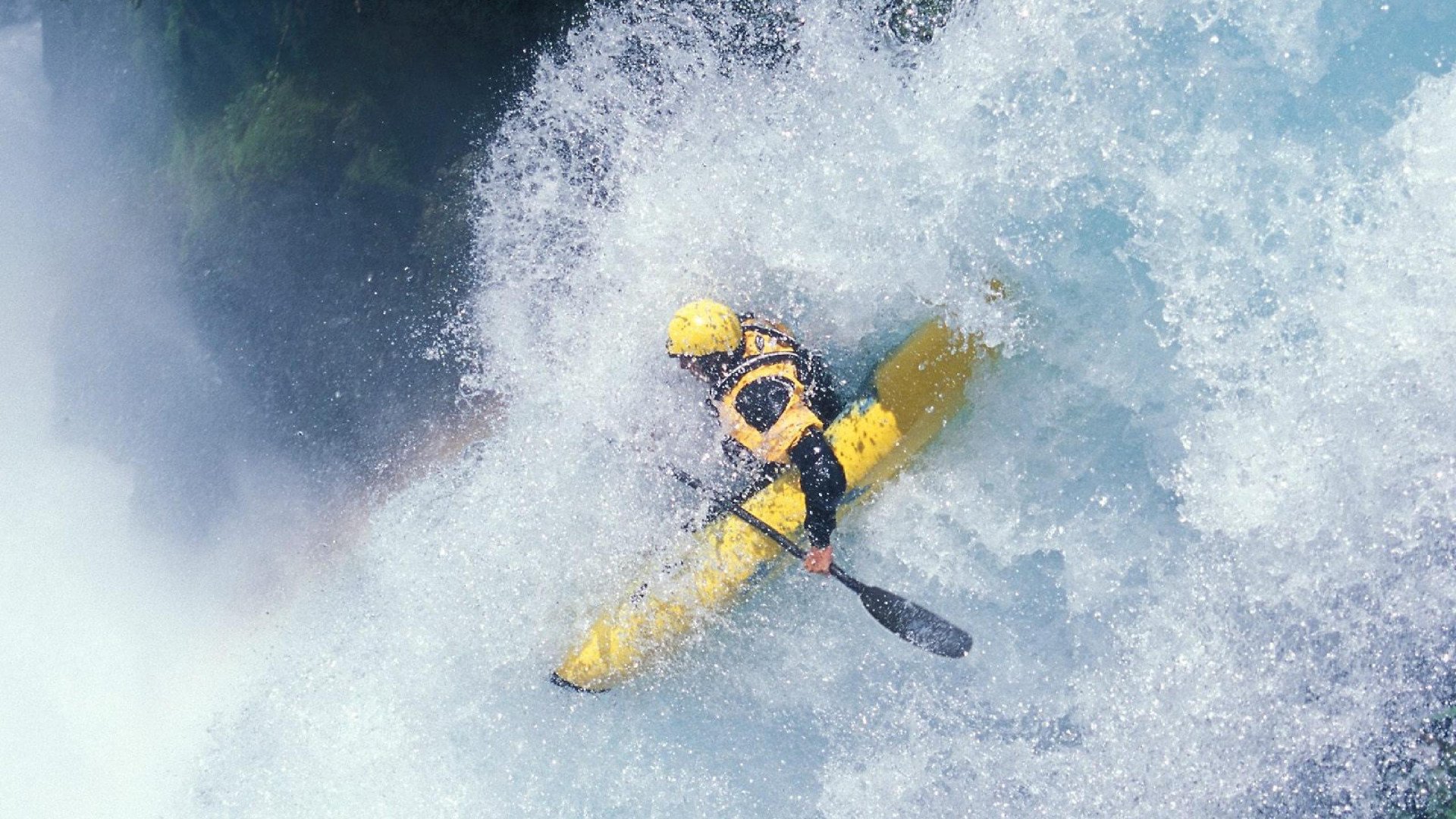 “腰旗橄榄球：东部新区赛场的精彩对决让人目不暇接”